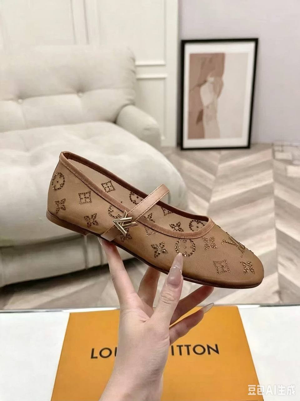 LV
Size 36-41 
110 DHS🇦🇪🇦🇪

Zain40
♥️♥️♥️