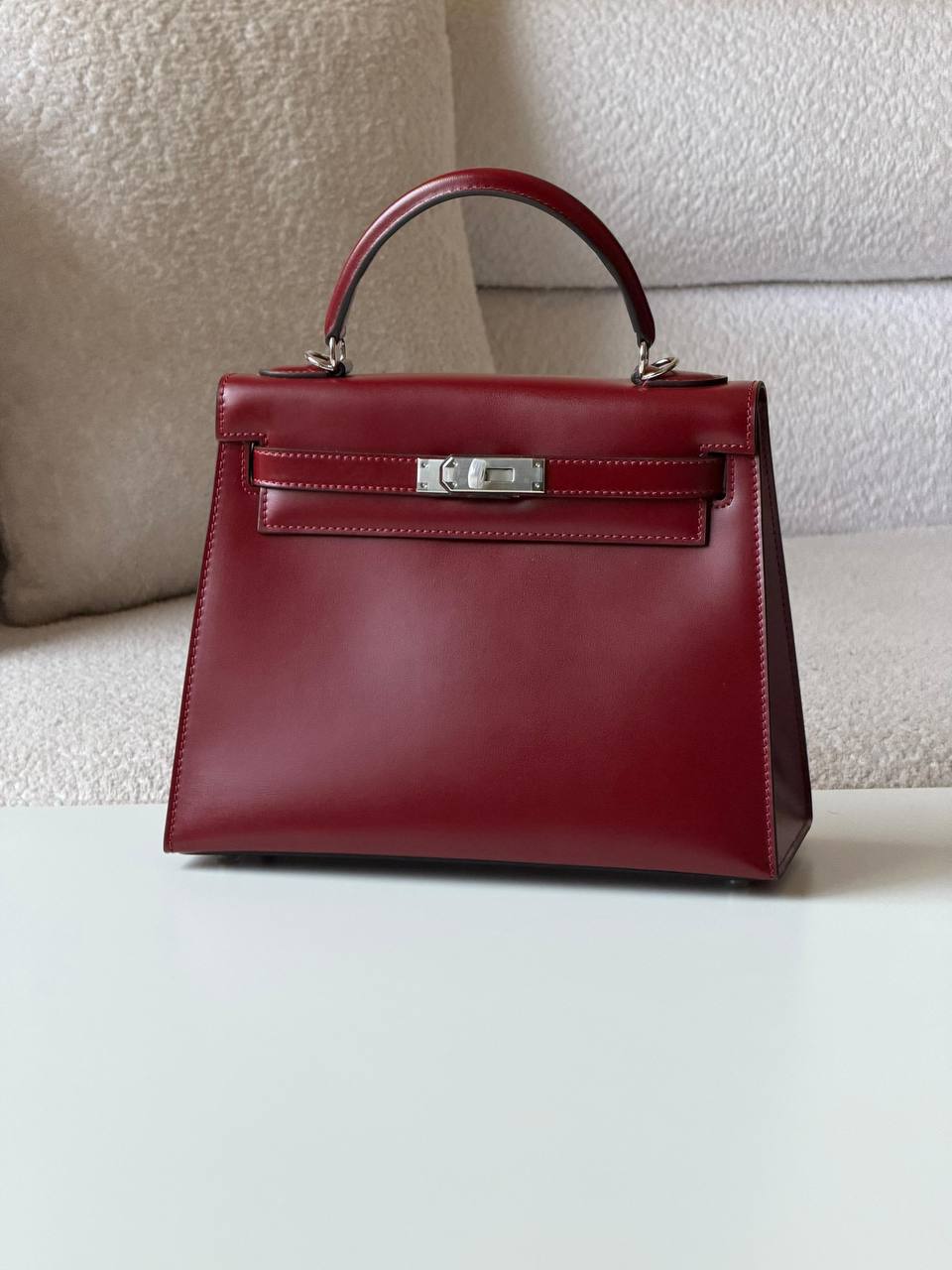 Hermes kelly box 28 cm💥Master quality ✅with box📦
460 dhs💓

Zain52
♥️♥️♥️