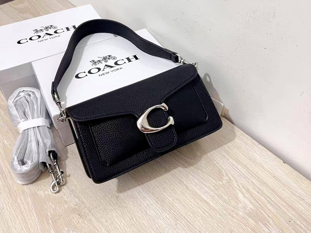 Coach
95 dhs❣️ 
high quality 

With box
🎁🎁🎁

22cm

Zain26
♥️♥️♥️