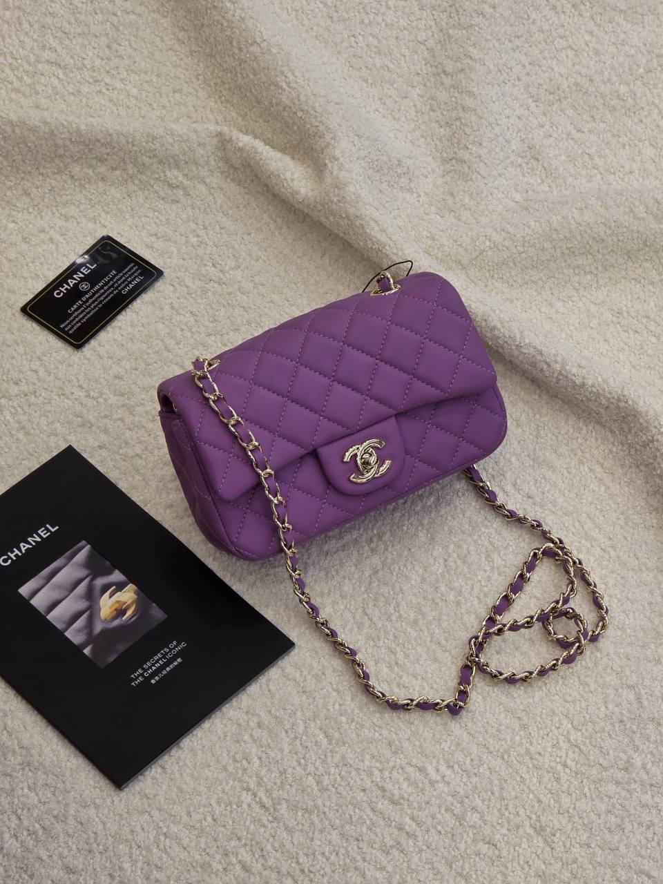Chanel 
Master
  20CM

With Box🎁🎁🎁

230 dhs🇦🇪

Zain131
♥️♥️♥️