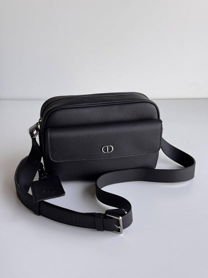 Dior
1050 dhs✅
*Super Master*🫠
*Full Leather*🫠

Zain284
♥️♥️♥️