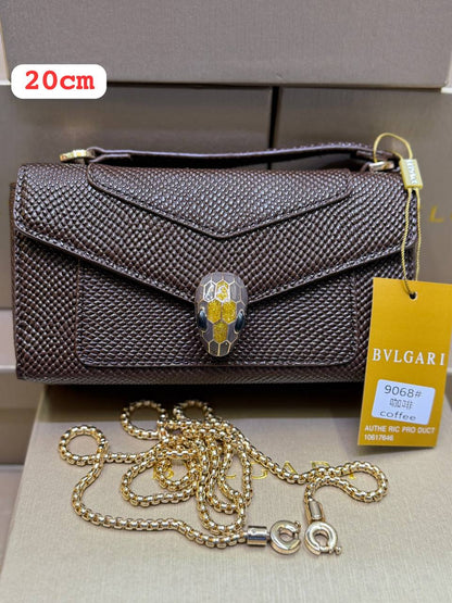 BVLGARI 
20CM 
WITH BOX 
120 dhs💛

Zain168
♥️♥️♥️
