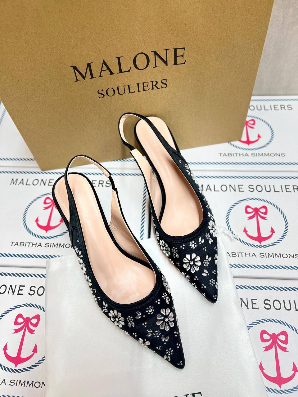 MALONE 

36-41

150 dhs🇦🇪🇦🇪

Zain88
♥️♥️♥️