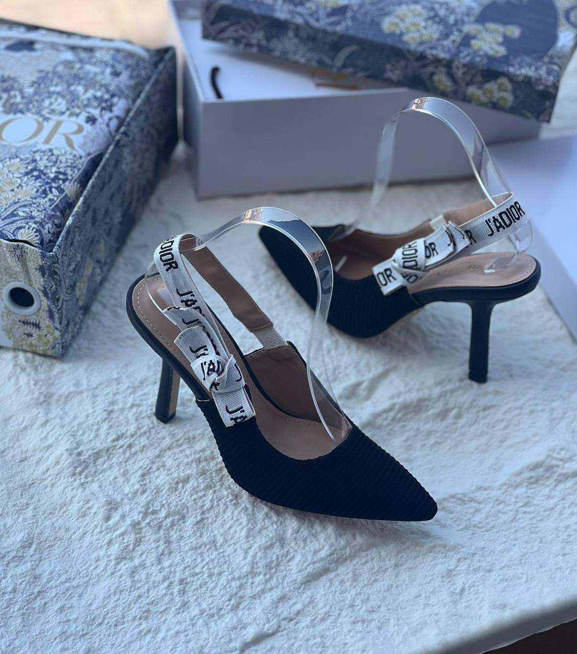 Dior 7CM👠👠
High Quality 💯
Size 36-37-38-39-40-41

110 dhs🇦🇪🇦🇪

Zain21
♥️♥️♥️