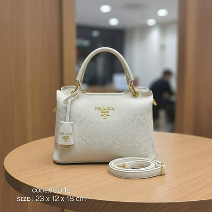 PRADA ᴛᴏᴘ ʜᴀɴᴅʙᴀɢ
ᴍᴀᴛᴛᴇ ʟᴇᴀᴛʜᴇʀ ᴍᴀᴛᴇʀɪᴀʟ
ᴛʜʀᴇᴇ ᴄᴏᴍᴘᴀʀᴛᴍᴇɴᴛ
ᴡɪᴛʜ ʟᴏɴɢ ʙᴇʟᴛ sᴛʀᴀᴘ
ɢᴏʟᴅ ʜᴀʀᴅᴡᴀʀᴇ
sɪᴢᴇ : 23 cm

75 dhs✅

Zain31
♥️♥️♥️