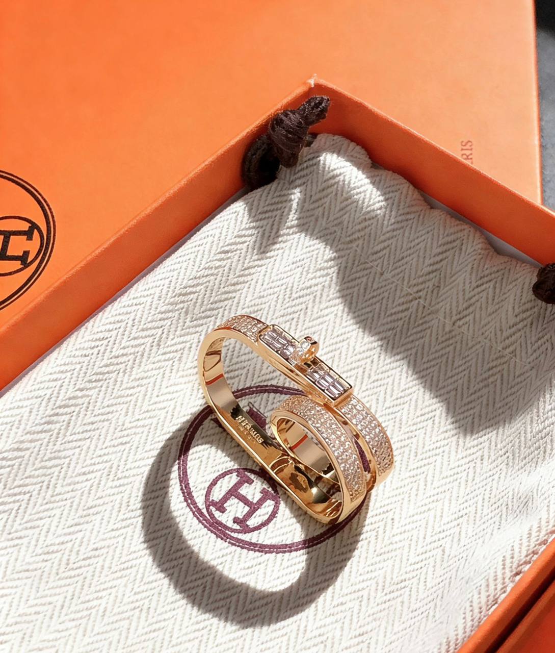 HERMES RING
MASTER💫✨
WITH NORMAL BOX AND PAPER BAG🛍️🎁
75 dhs🇦🇪🇦🇪

Zain89
♥️♥️♥️