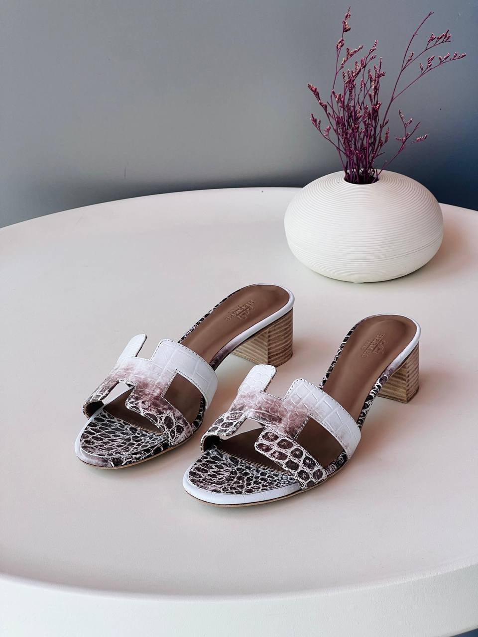 Hermes 🧶
Size 36-41
_Super master high quality_🪡
450 dhs✅

Zain176
♥️♥️♥️