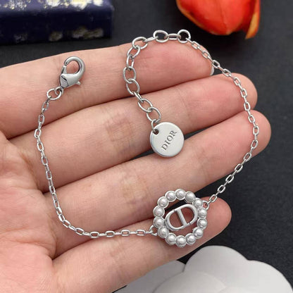 DIOR 🎶🛍️
*SET*❤️
*MASTER*🍃😍
With NORMAL BOX 🛍️
115 dhs✅
With master box🛍️
130 dhs✅

Zain263
♥️♥️♥️
