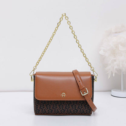 Aigner

95 dhs🗽

with box
🎁🎁🎁

23*8*15

Zain07
♥️♥️♥️