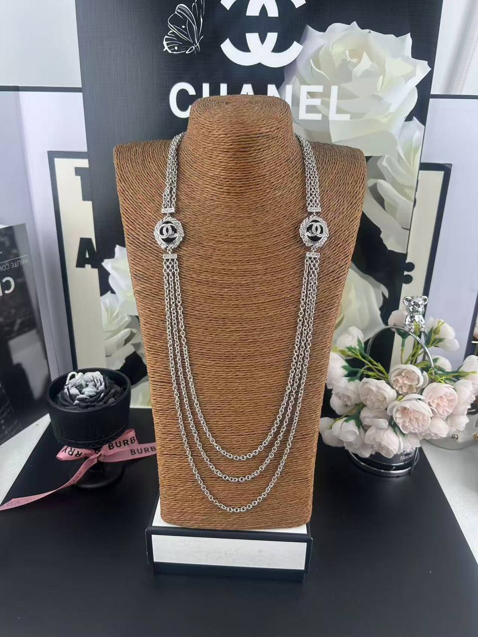 Necklace Chanel Master
140 dhs🪙💕

Zain89
♥️♥️♥️