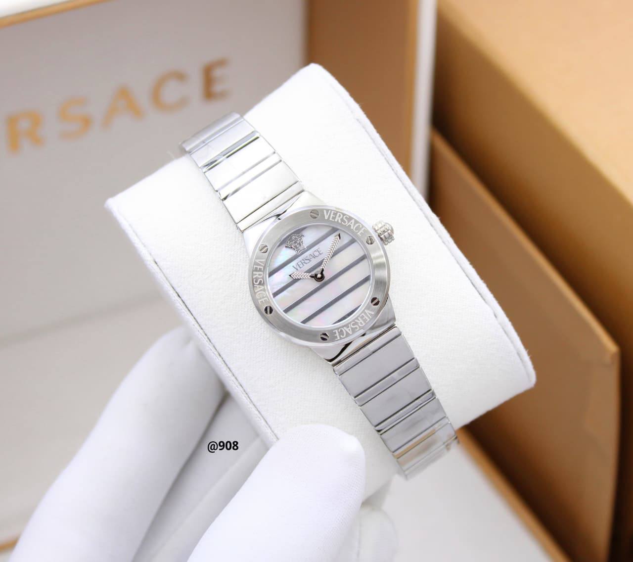 VERSACE FOR WOMEN BATTERY 24MM

230 dhs✅

Zain58
♥️♥️♥️