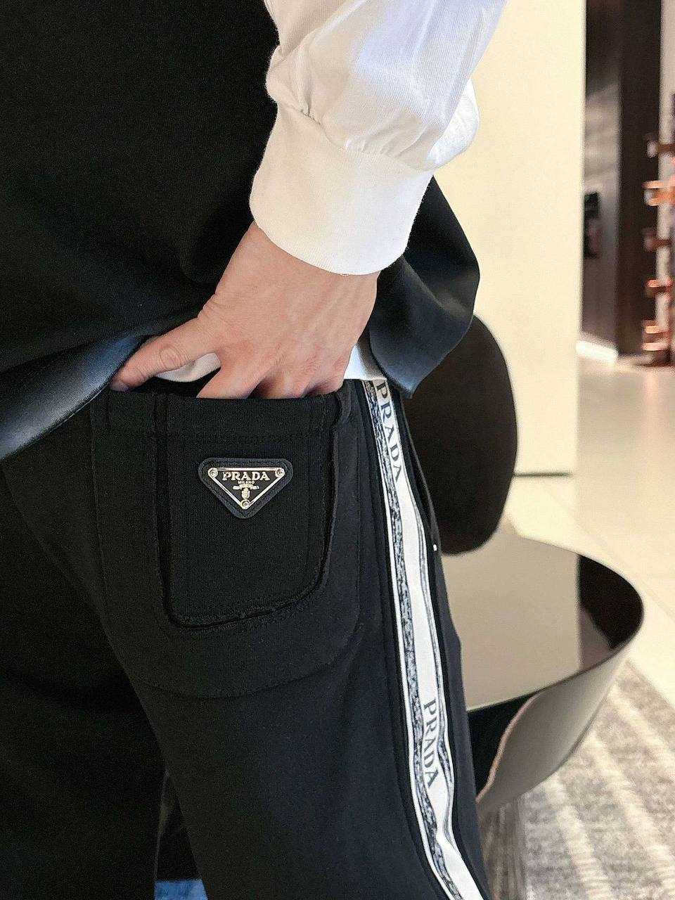 *NEW PRADA*
*♕ 𝐒𝐔𝐏𝐄𝐑 𝐌𝐀𝐒𝐓𝐄𝐑 ♕*
*SIZE: M,L,XL,XXL,XXXL*
300 dhs🪙💚

Zain227
♥️♥️♥️