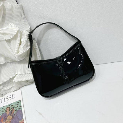 YSL
95 dhs🪙🌨️

Zain143
♥️♥️♥️