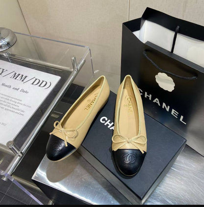 Chanel
Size 36 to 41 
140 dhs✅

Zain183
♥️♥️♥️