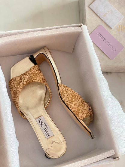 Jimmy choo London
AAA master quality 
Size 36……….40
450 dhs🪙🌨️

Zain180
♥️♥️♥️