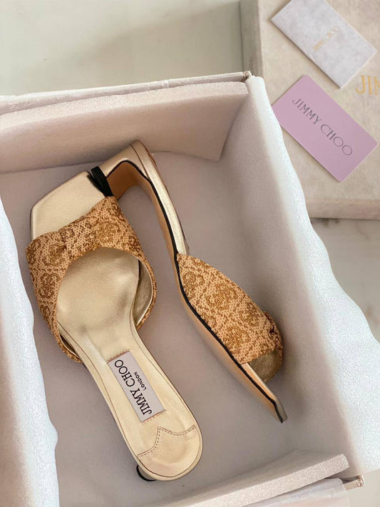Jimmy choo London
AAA master quality 
Size 36……….40
450 dhs🪙🌨️

Zain180
♥️♥️♥️