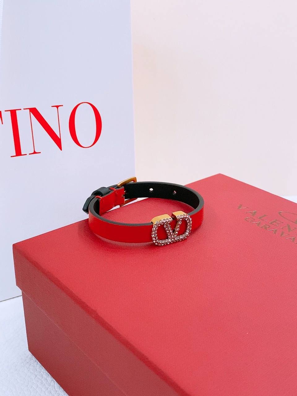 Valentino
💜*bracelet*💜
💜*Super master*💜
250 dhs🪙🖤

Zain160
♥️♥️♥️