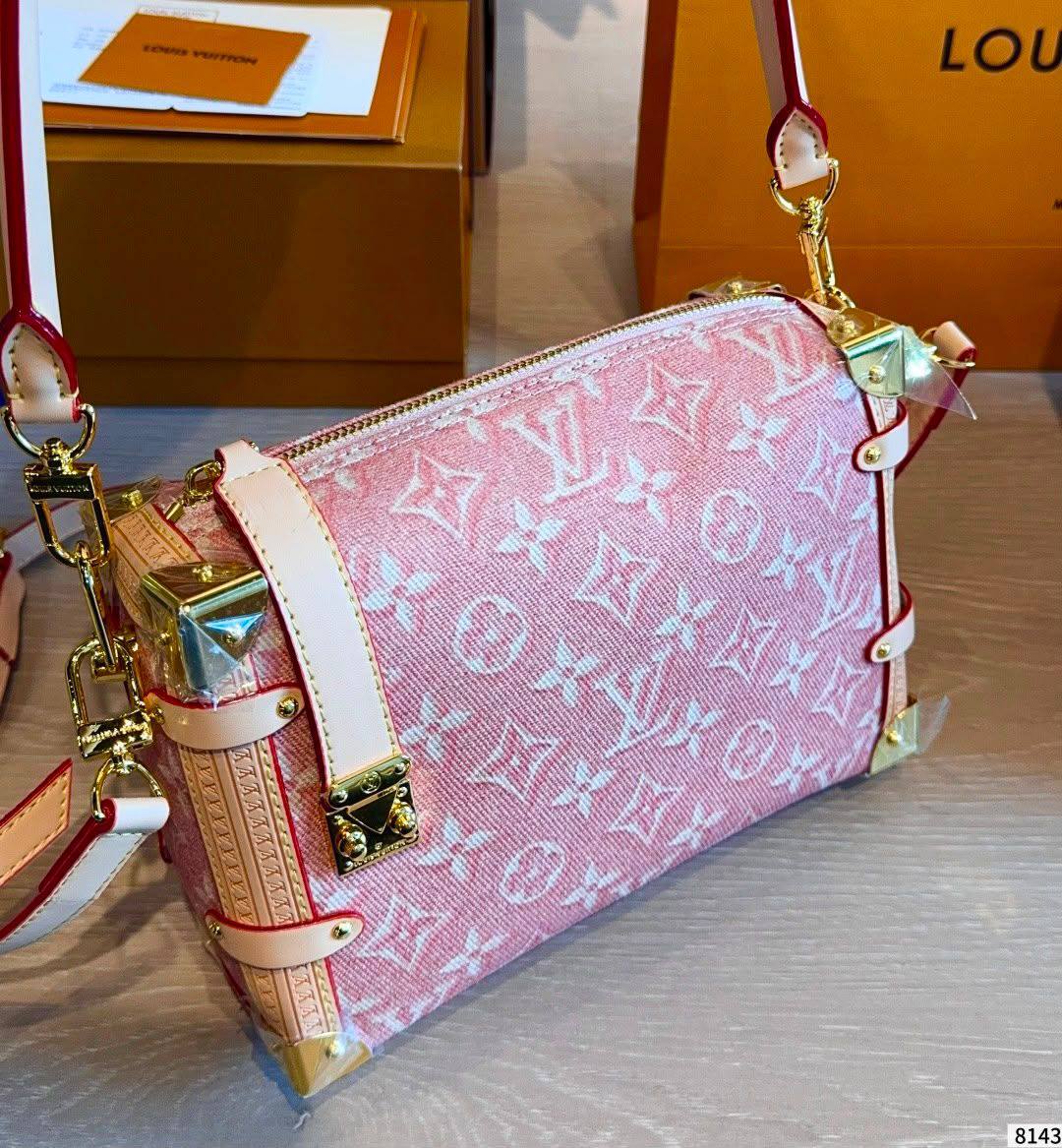 LOUIS VUITTON 
Lv

MASTER QUALITY 
280 dhs

Zain39
♥️♥️♥️