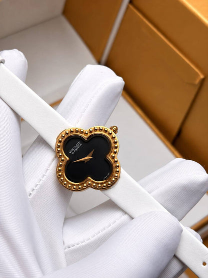 Vancleef watch for ladies good quality 
230 dhs✅

Zain59
♥️♥️♥️