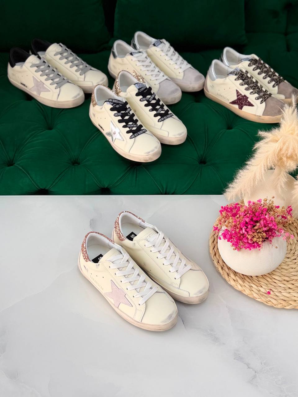 Golden goose
Vip quality 
Size:36 to 41
450 dhs🇦🇪🇦🇪

Zain113
♥️♥️♥️