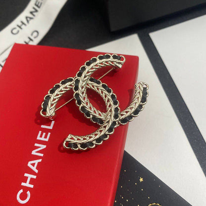 Brooch
55 dhs🪙💕

Zain89
♥️♥️♥️