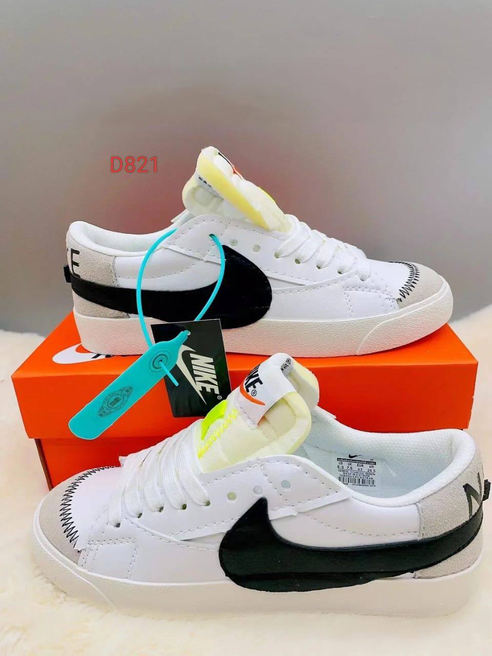 Nike
Size 40-44
60 dhs🪙🖤

Zain40
♥️♥️♥️