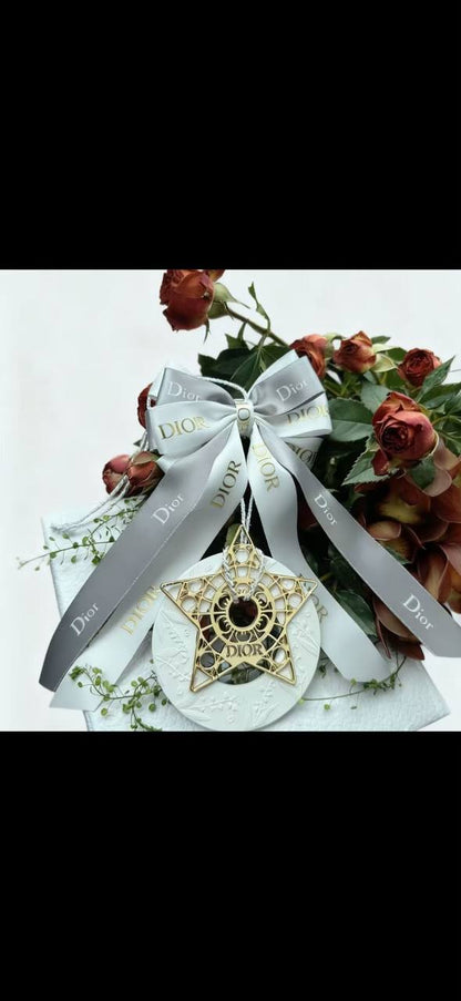 Dior Master quality car hanger with fragrance spray stone 
45 dhs✅

Zain243
♥️♥️♥️