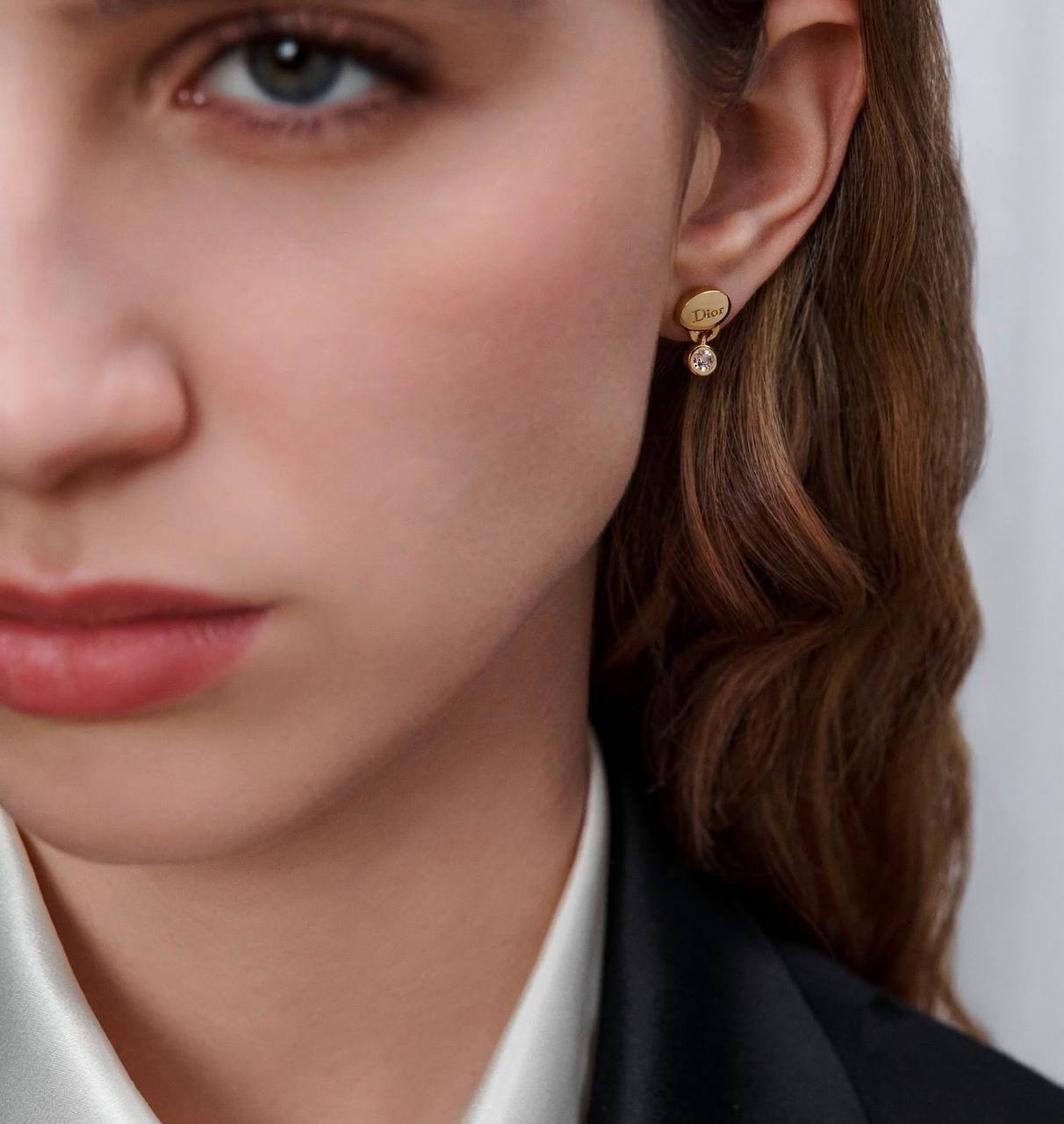 Dior❤️‍🔥*
Earring 🦋
Master quality 💯
With normal boxes 📦 
45 dhs✅
With master box 🗃️ 
60 dhs✅

Zain216
♥️♥️♥️