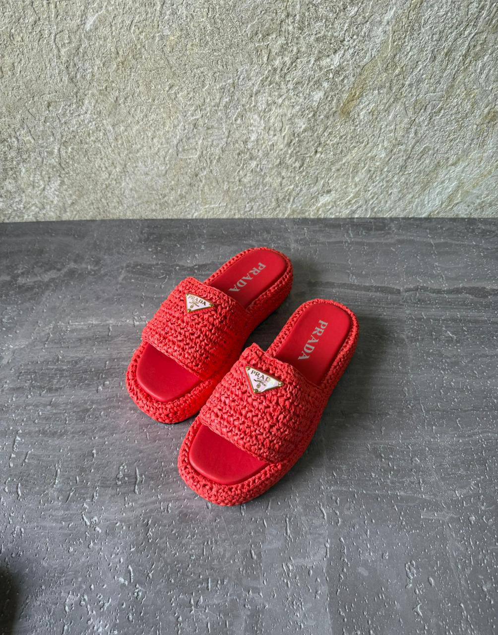 PRADA 
SuperMaster Quality 💯
450 dhs✅
Size: 36-41💥

Zain171
♥️♥️♥️