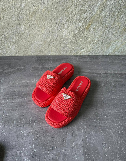 PRADA 
SuperMaster Quality 💯
450 dhs✅
Size: 36-41💥

Zain171
♥️♥️♥️
