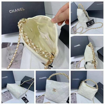 Chanel 24B
Size: 18 * 15 * 6 cm
80 dhs🪙🖤
with box🎁

Zain115
♥️♥️♥️