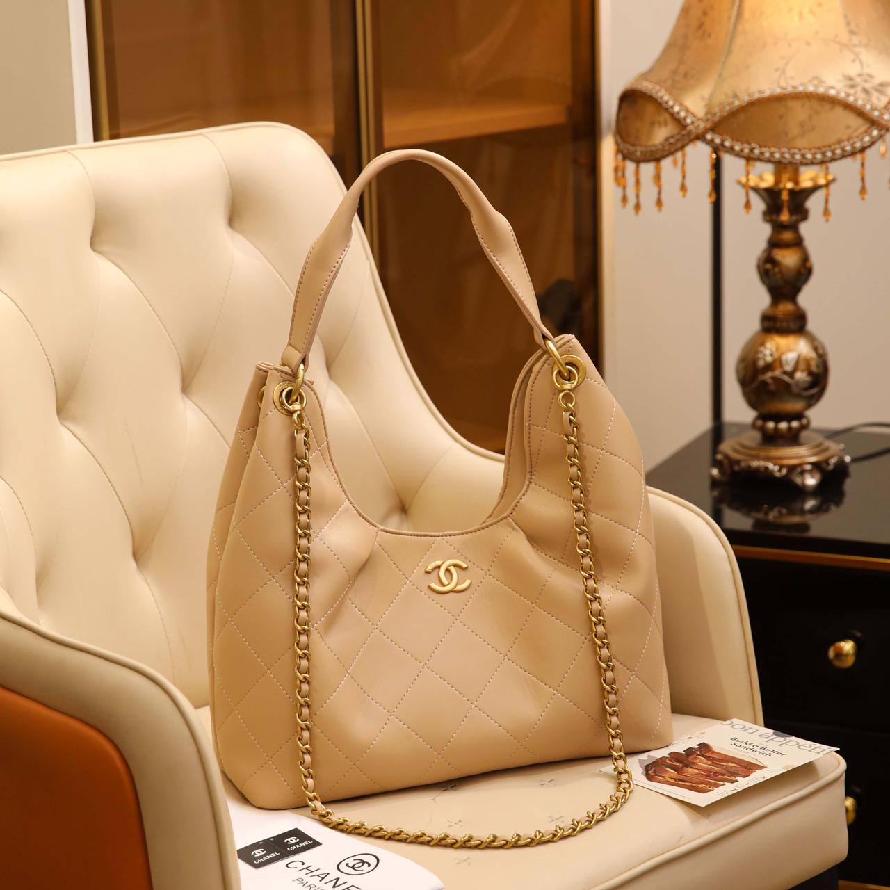 New Chanel item, good quality, size... 35 * 31 cm 
95 dhs🪙🌨️

Zain12
♥️♥️♥️