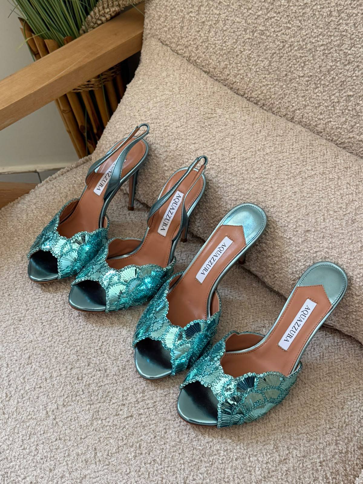 AQUAZZURA 

𝐀𝐯𝐚𝐢𝐥𝐚𝐛𝐥𝐞 𝐍𝐨𝐰

𝐒𝐢𝐳𝐞𝐬: 𝟑𝟔 — 𝟒𝟏
500 dhs🇦🇪🇦🇪

Zain298
♥️♥️♥️
