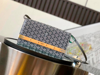 Goyard

240 dhs

Zain134
♥️♥️♥️
