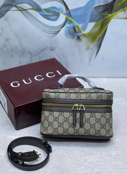 Gucci
High Quality
180 dhs👑

with box 
🎁🎁🎁

Zain175
♥️♥️♥️
