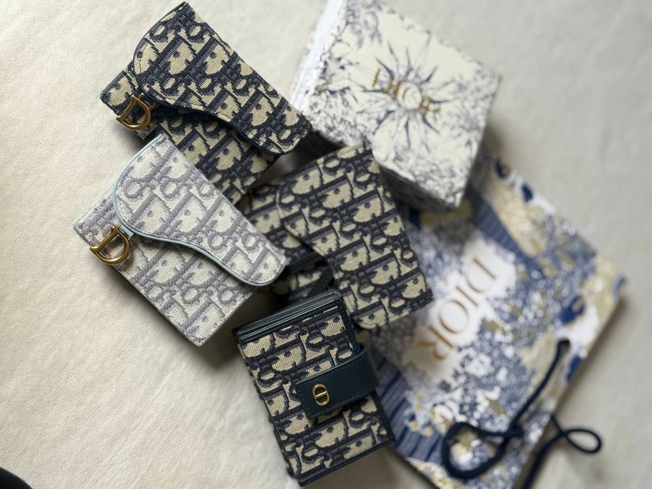 Dior
💜*Super Master*💜
310 dhs🇦🇪

Zain275
♥️♥️♥️