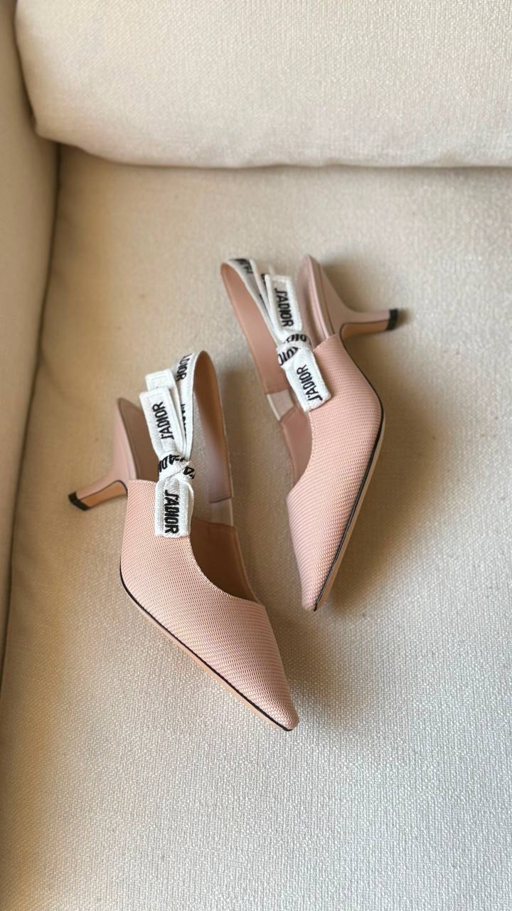 Dior
AA Quality
Size 36 to 41
450 dhs🇦🇪🇦🇪

Zain288
♥️♥️♥️