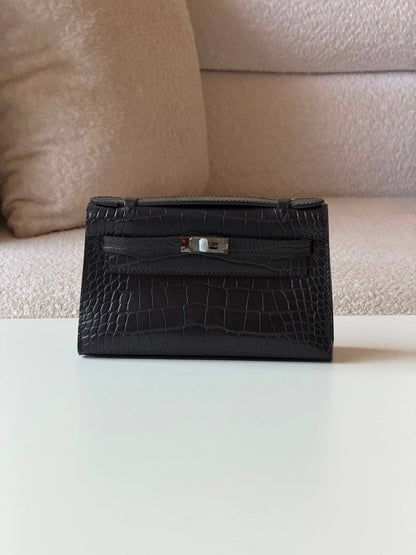 Hermes pochette 21cm💥Master quality ✅with box 📦 
610 dhs✅

Zain51
♥️♥️♥️