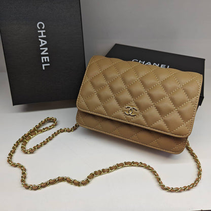 Chanel 

80 dhs❣️ 

with box
🎁🎁🎁

Zain235
♥️♥️♥️