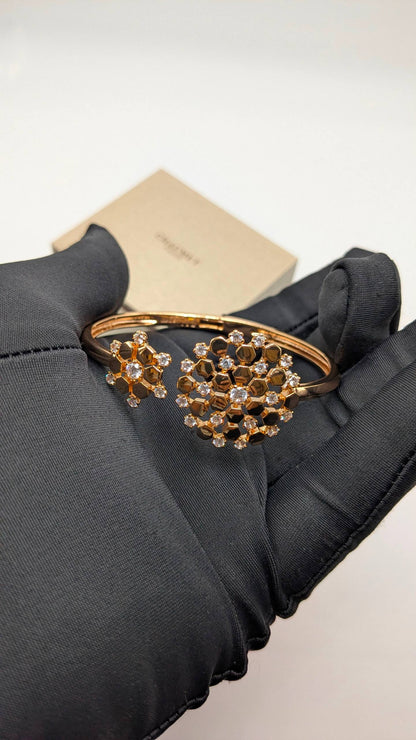 Chaumet
*Master Quality* 
*Bracelet*
110 dhs✅ 
with Normal Box 🎁

Zain210
♥️♥️♥️