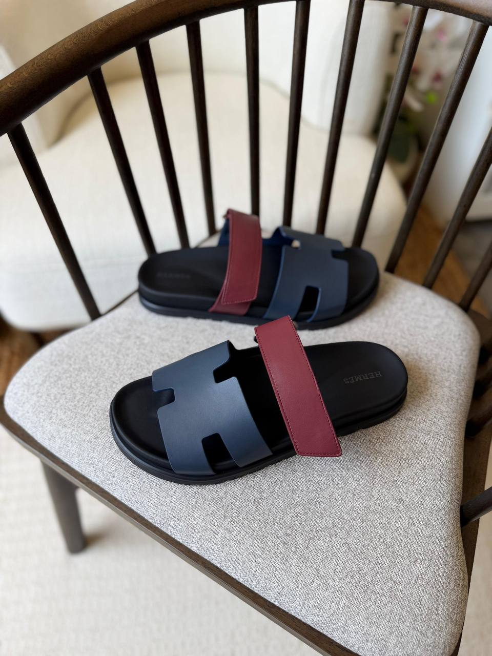 HERMES SLIPPER
*AAA QUALITY*
*size: 40 to 47*
450 dhs✅

Zain185
♥️♥️♥️
