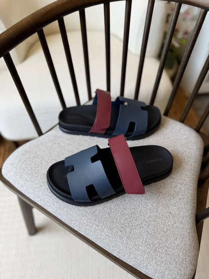HERMES SLIPPER
*AAA QUALITY*
*size: 40 to 47*
450 dhs✅

Zain185
♥️♥️♥️