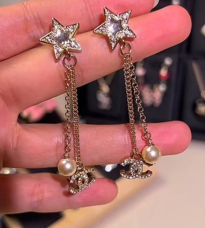 CHANEL 
Necklace 😍
Earring 🦋
Master quality 💯
With normal boxes 🗃️ 
100 dhs🇦🇪🇦🇪

With master box 📦 
120 dhs🇦🇪🇦🇪

Zain216
♥️♥️♥️