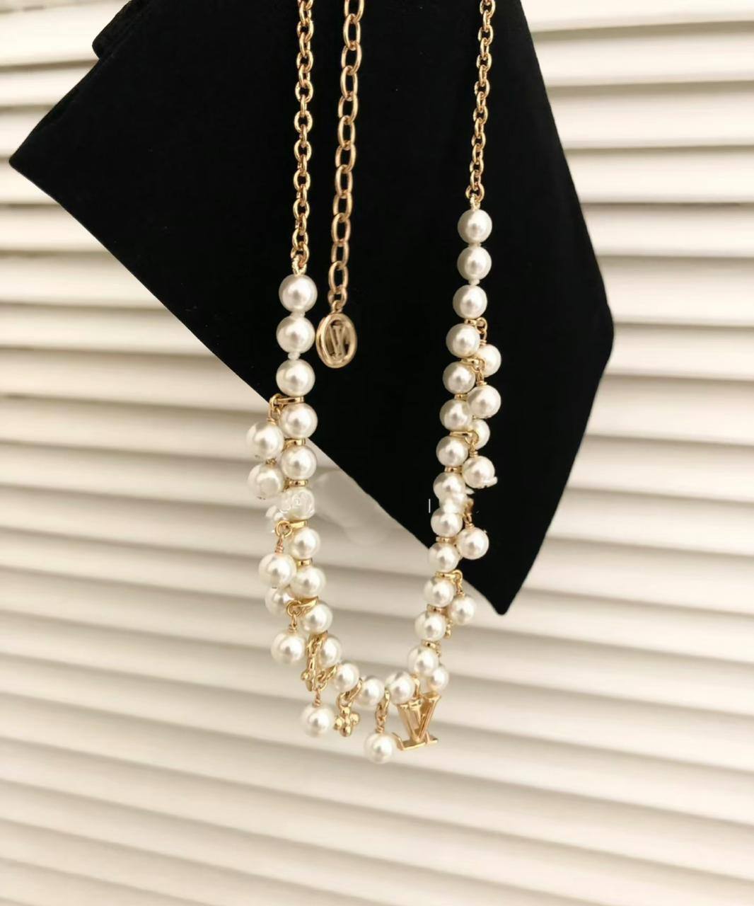 LV
Necklace ❤️
Bracelet 🦋
Master quality 💯
With normal boxes 📦 
125 dhs✅
With master box 🗃️ 
140 dhs✅

Zain216
♥️♥️♥️