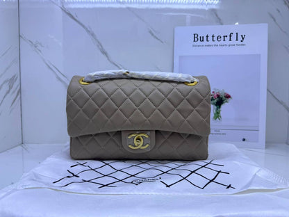 Chanel

with box
🎁🎁🎁

110 dhs✅

Zain114
♥️♥️♥️