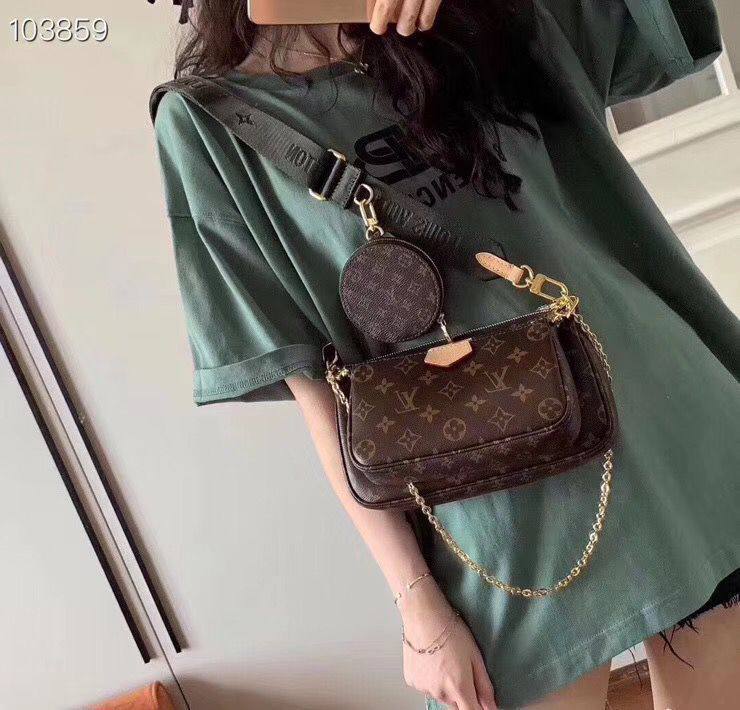 LV 
3 in 1 , 
good quality

 with box 
🎁🎁🎁

75 dhs✅

Zain39
♥️♥️♥️