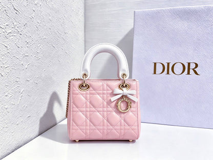 DIOR 

NEW CAME 

HIGH QUALITY 
WITH BOX 

125 dhs🇦🇪🇦🇪

Zain39
♥️♥️♥️