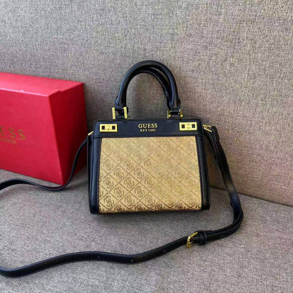 Bags

95 dhs✅

with box
🎁🎁🎁

Zain26
♥️♥️♥️