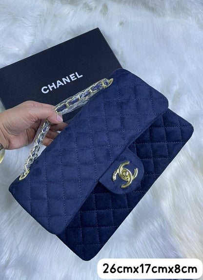 Chanel
110 dhs✅

with box
🎁🎁🎁

Zain72
♥️♥️♥️