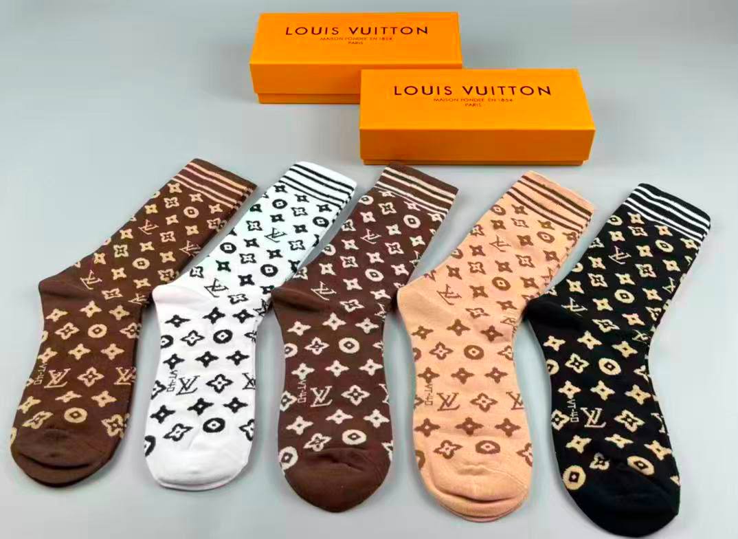 Socks
With box 
45 dhs✅
Inside box…5pc

Zain93
♥️♥️♥️